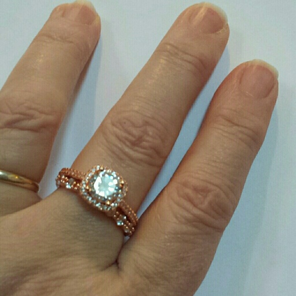 πΈ Just In!!! Rings 2 pcs/set or wear separate - Picture 3 of 8